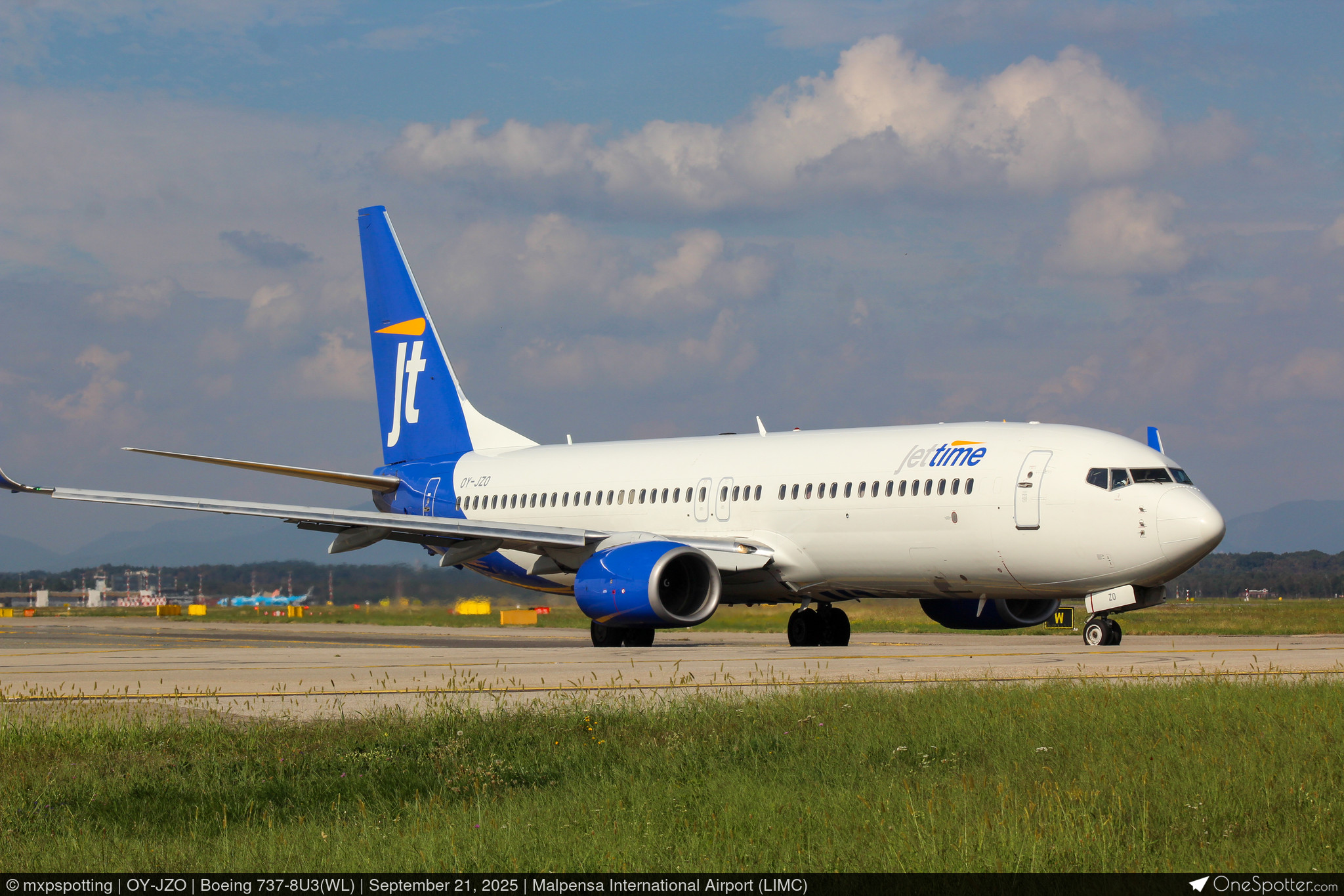 OY-JZO - Jettime Boeing 737-8U3(WL), MSN 38072 | OneSpotter.com