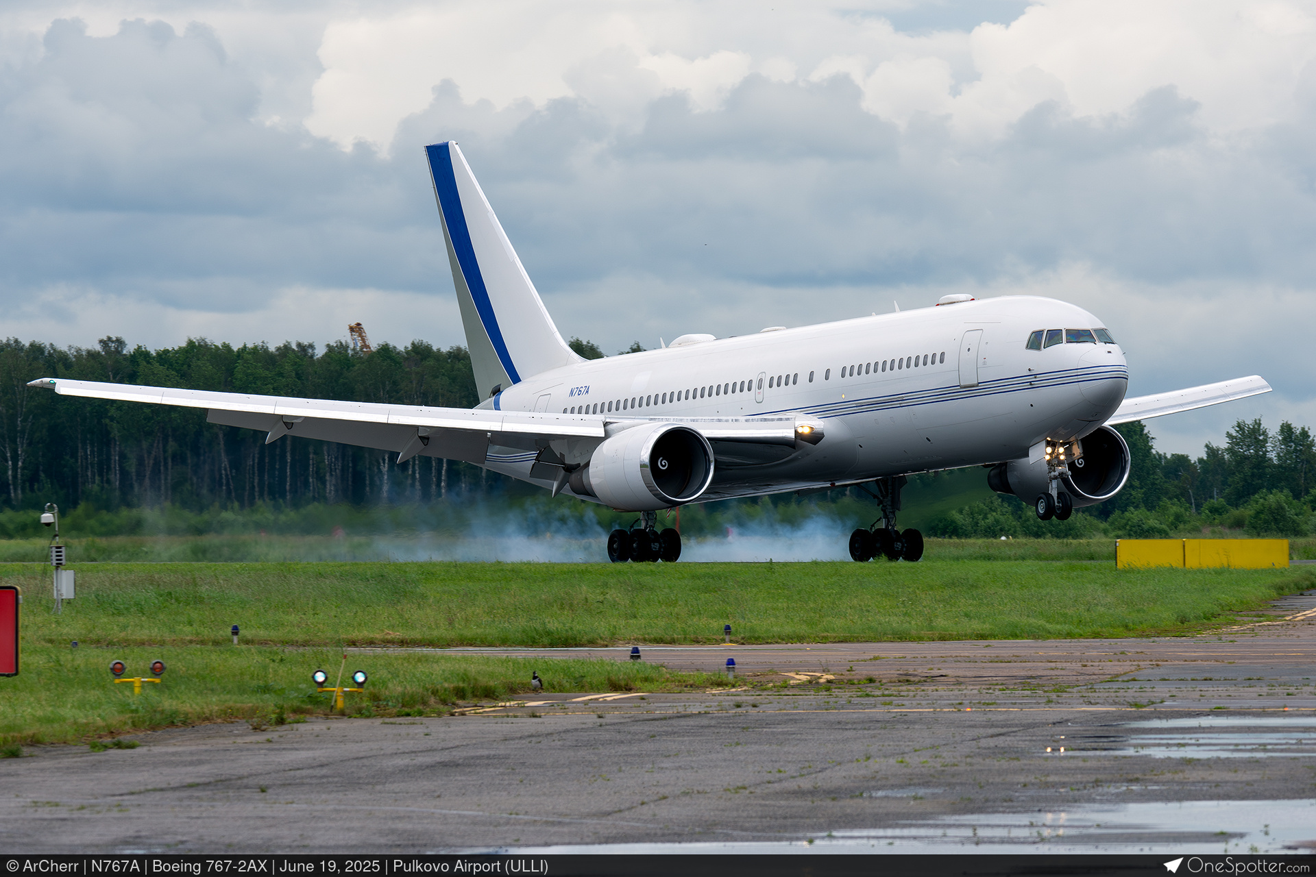 N767A Mukamalah Aviation Boeing 767-2AX, MSN 33685 | OneSpotter.com
