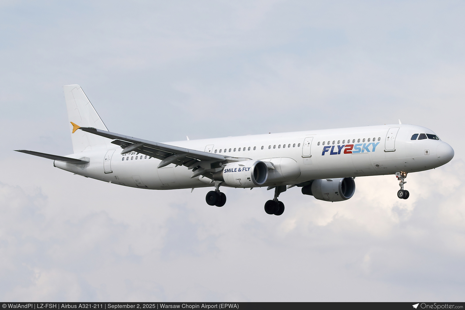 LZ-FSH - Fly2Sky Airbus A321-211, MSN 1932 | OneSpotter.com