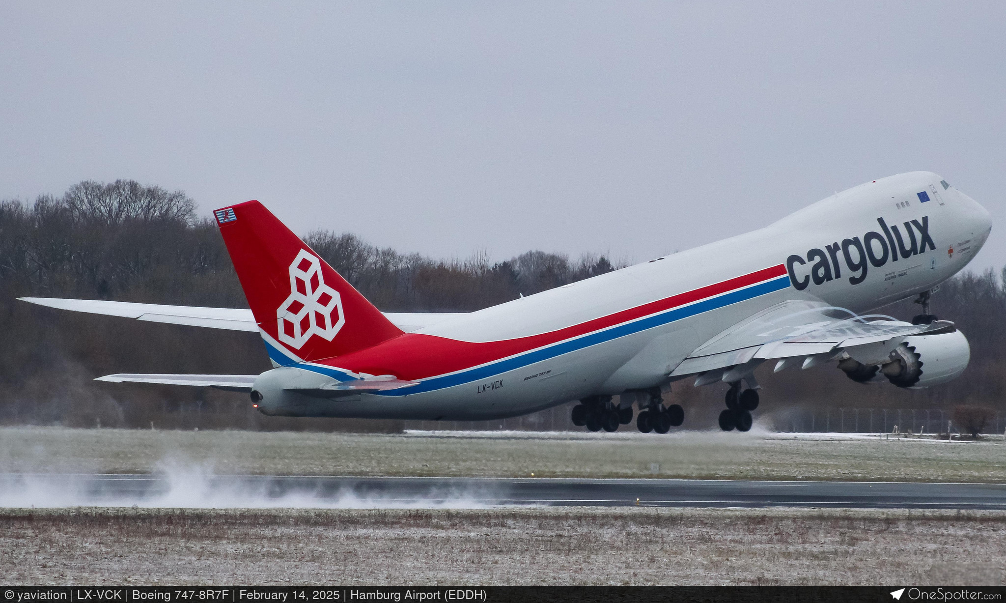 LX-VCK - Boeing 747-8R7F, Cargolux | OneSpotter.com