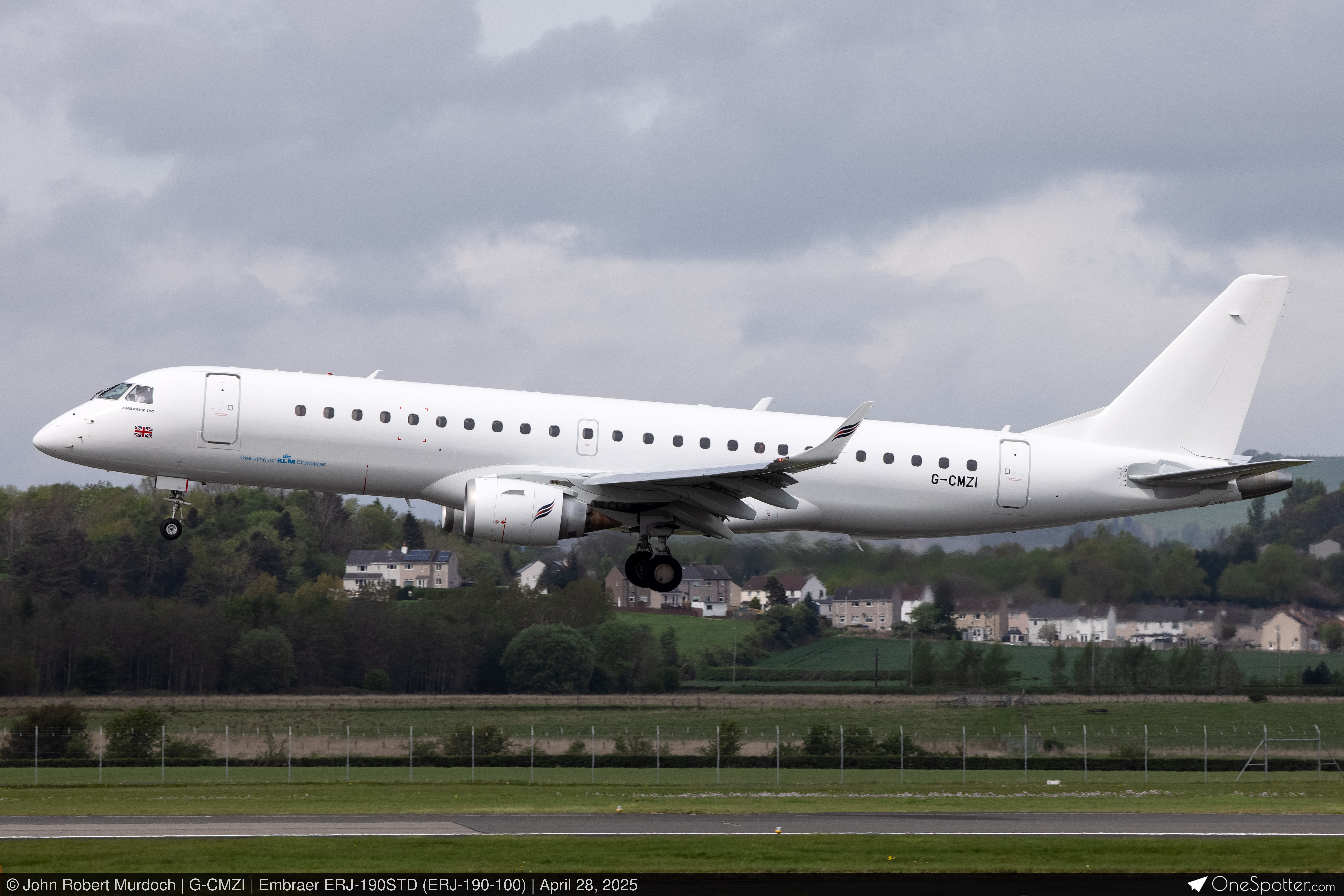専用KLM E190 BA E170 専用KLM E190 BA E170 KLM's Embraer 190 specifications and
