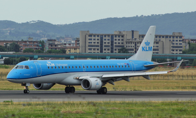 PH-EZY - KLM Cityhopper Embraer ERJ-190STD (ERJ-190-100), MSN