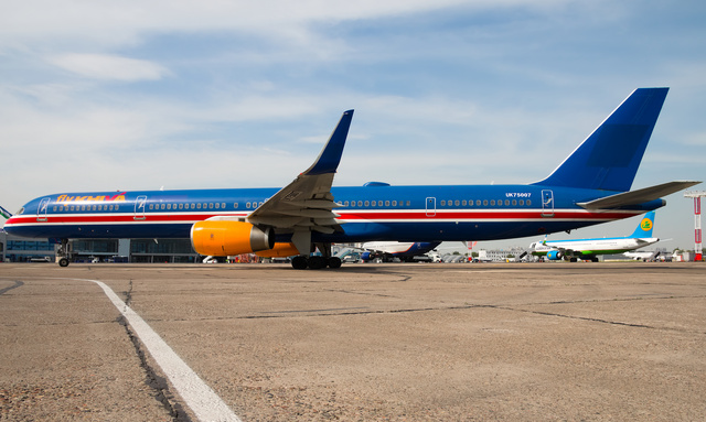 UK75007 Fly Khiva Boeing 757-3E7(WL), MSN 30179 | OneSpotter.com