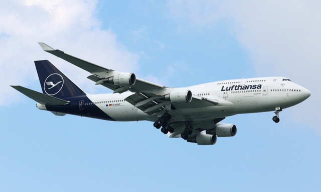 D-ABVZ - Lufthansa Boeing 747-430, MSN 29870 | OneSpotter.com