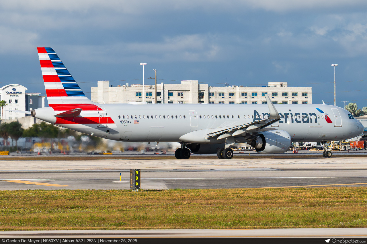 N950XV - American Airlines Airbus A321-253N, MSN 7589 | OneSpotter.com
