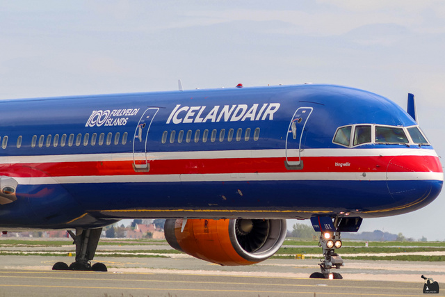 UK75007 Fly Khiva Boeing 757-3E7(WL), MSN 30179 | OneSpotter.com
