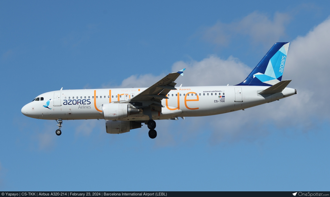 CS-TKK - Azores Airlines Airbus A320-214, MSN 2390 | OneSpotter.com
