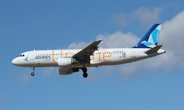CS-TKK - Azores Airlines Airbus A320-214, MSN 2390 | OneSpotter.com
