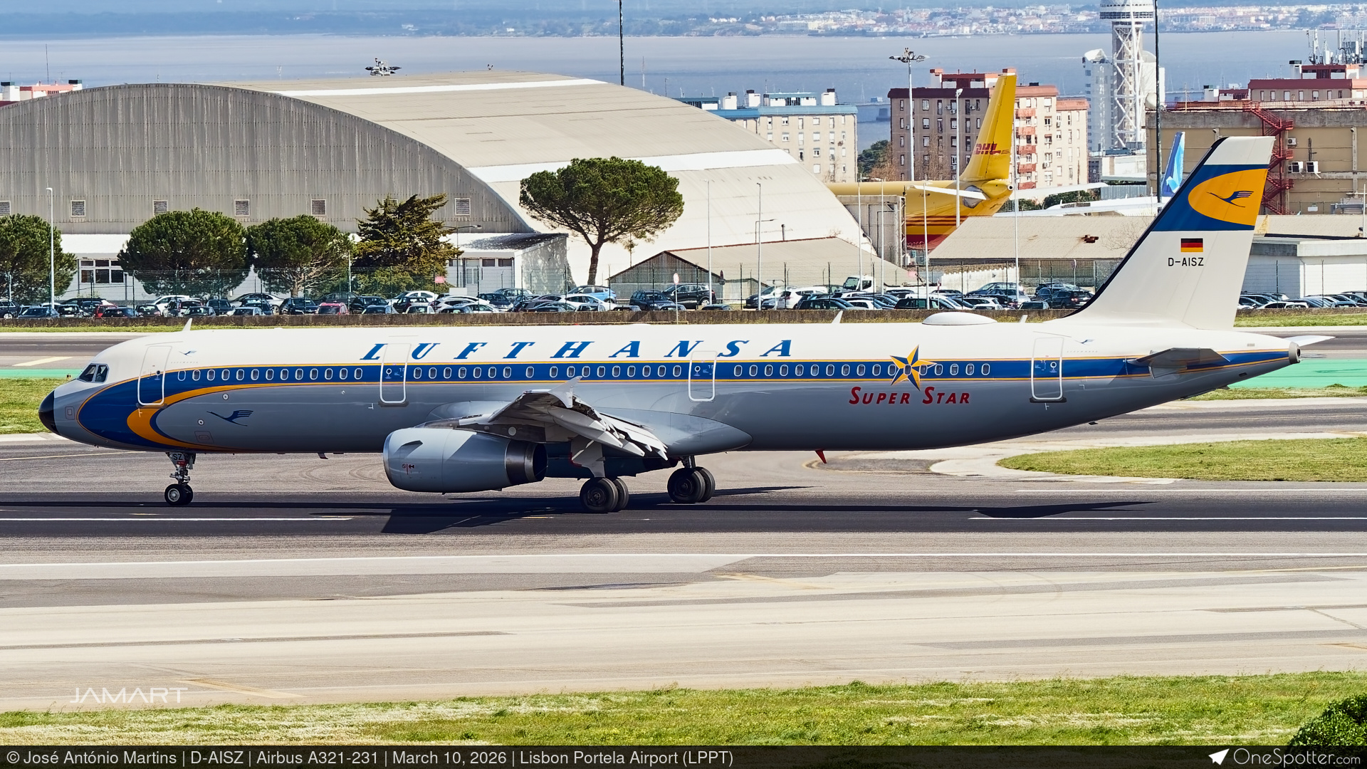D-AISZ - Lufthansa Airbus A321-231, MSN 4085 | OneSpotter.com