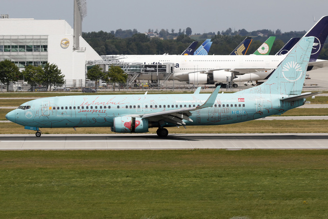 TC-SOZ - SunExpress Boeing 737-8HX(WL), MSN 29649 | OneSpotter.com