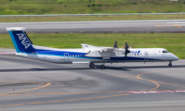 JA856A - Bombardier DHC-8-402, ANA Wings | OneSpotter.com