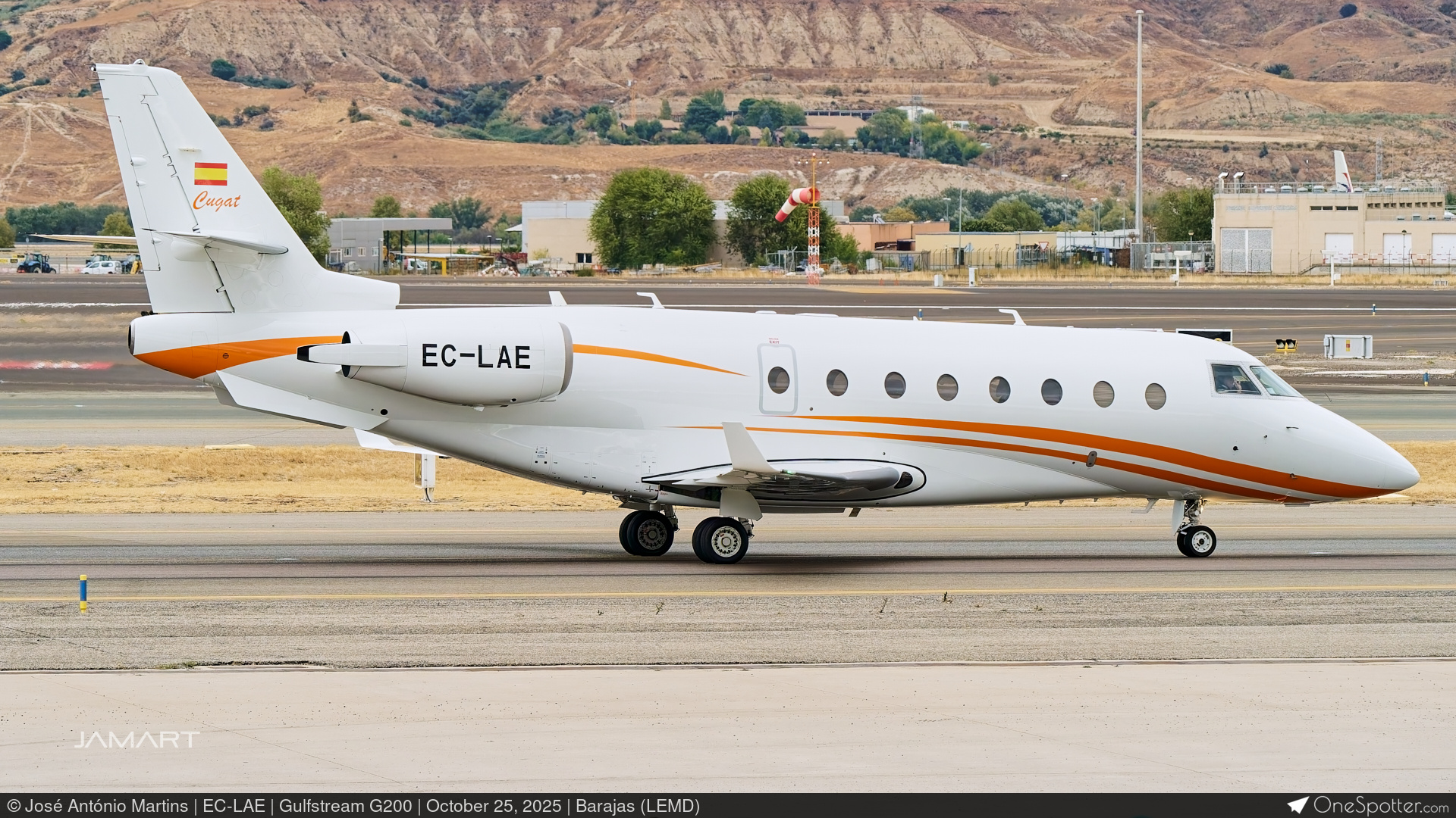 EC-LAE - Gulfstream G200, Executive Airlines | OneSpotter.com