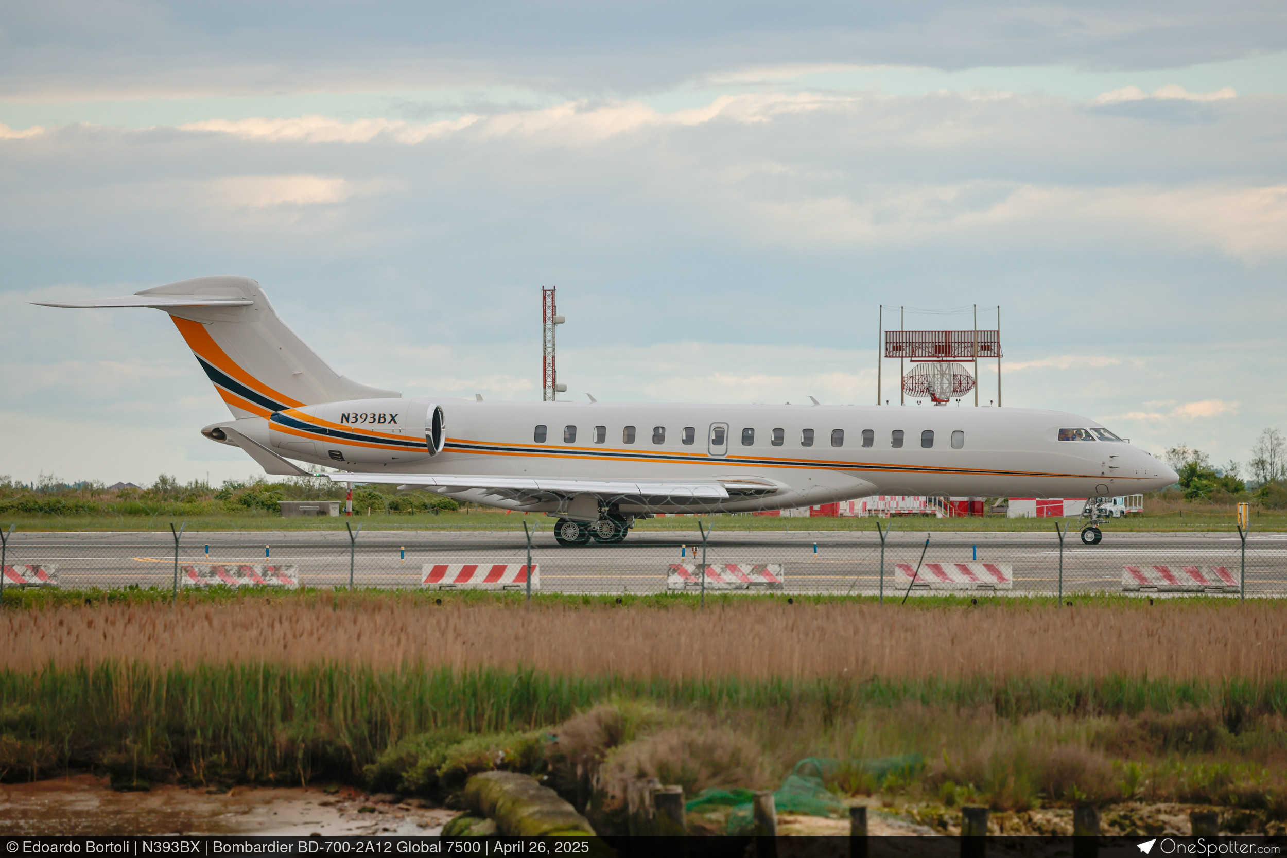N393BX - IAC Falcon Holdings III LLC Bombardier BD-700-2A12 Global