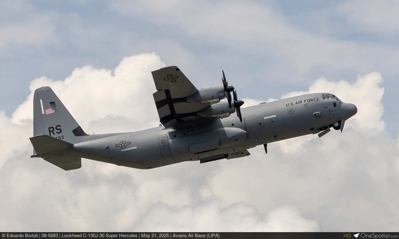Lockheed C-130 Hercules (382) | OneSpotter.com